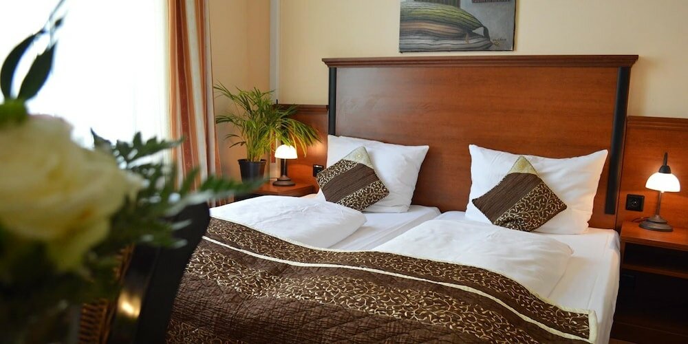 Фото City Hotel West