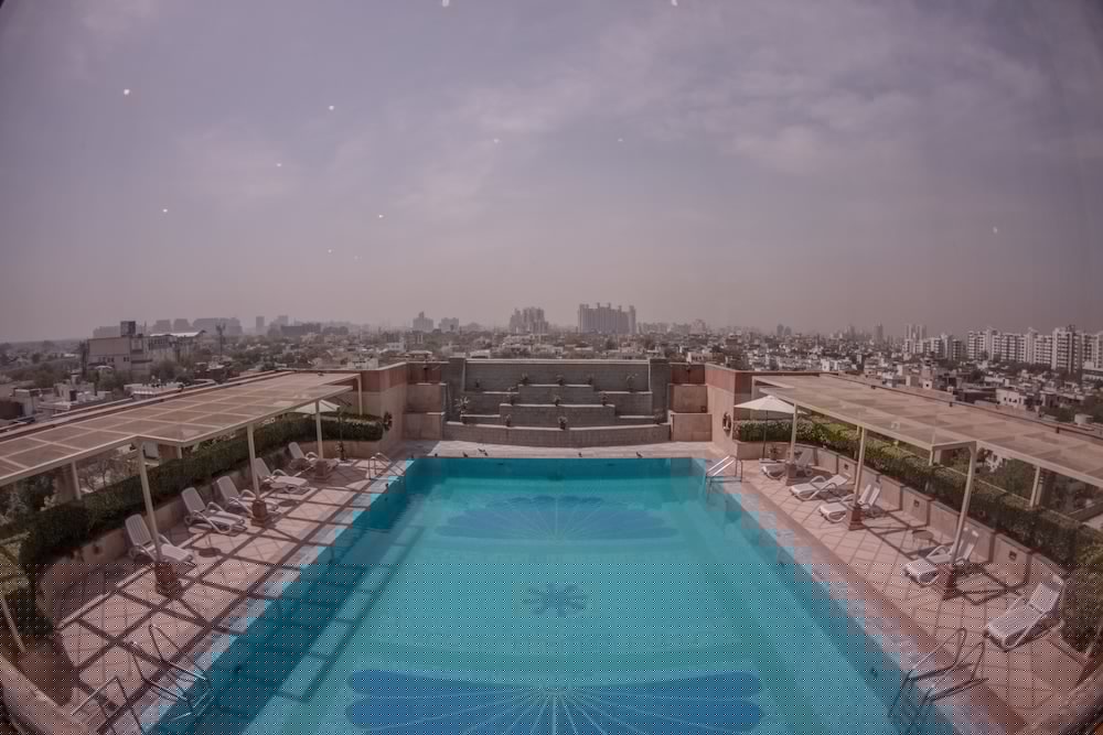 Фото The Bristol Hotel