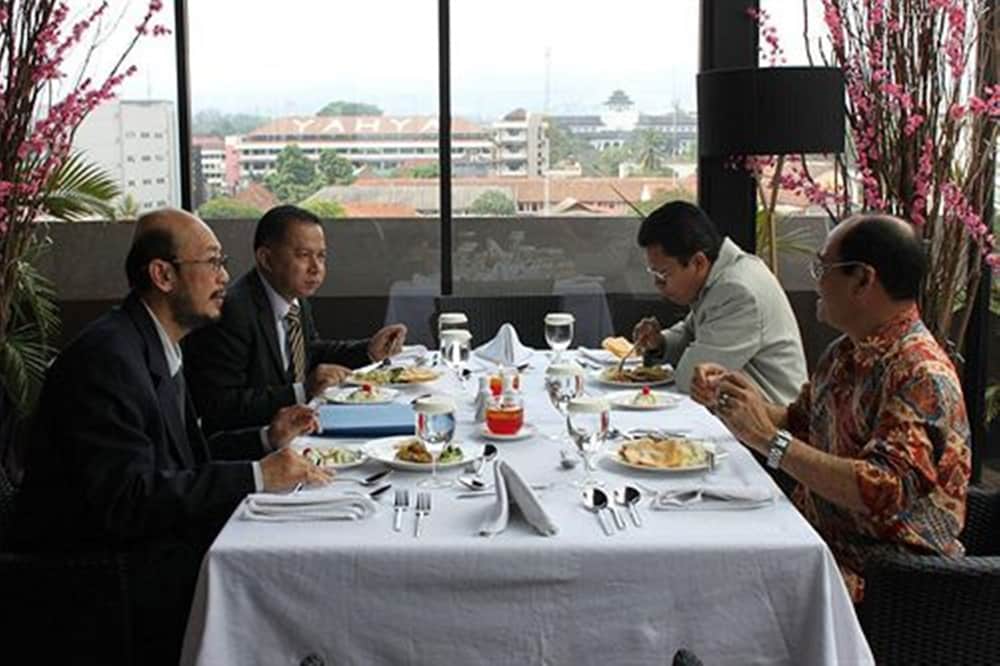 Фото Amaroossa Hotel Bandung