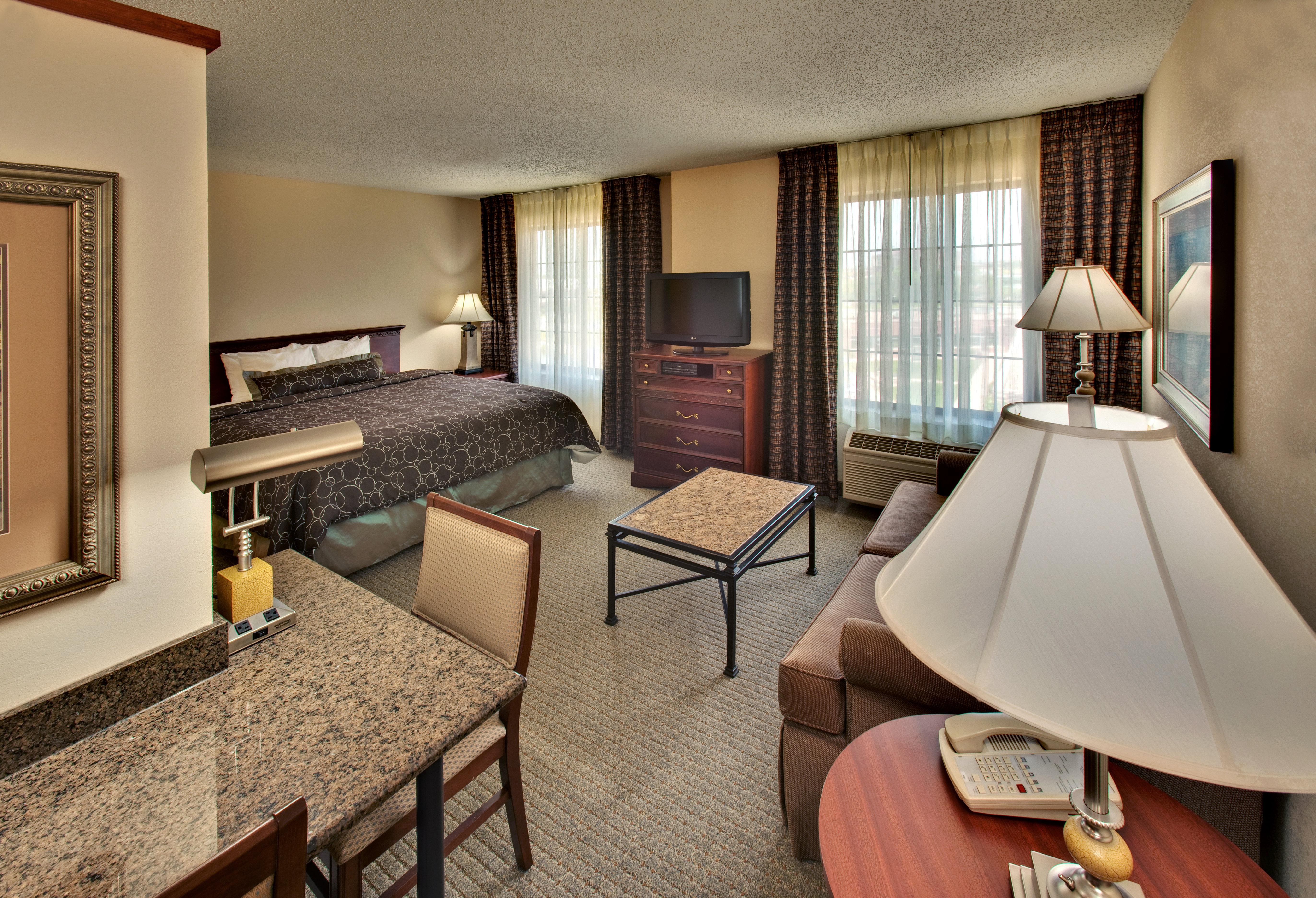 Фото Staybridge Suites West Des Moines, an Ihg Hotel