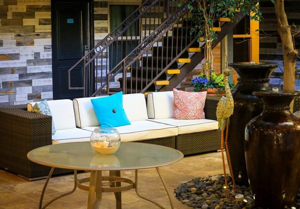 Фото L. A. Sky Boutique Hotel