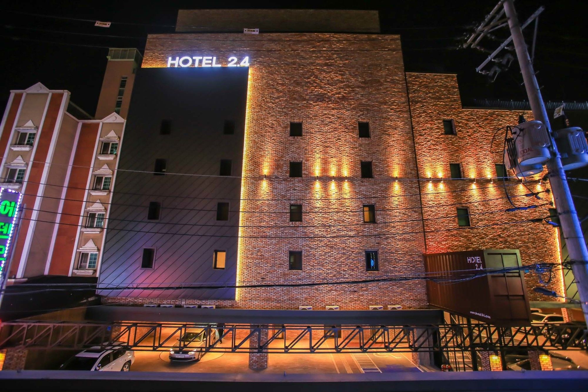Фото Hotel 2.4