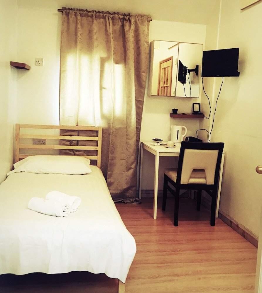 Фото Tourian Lounge Hotel