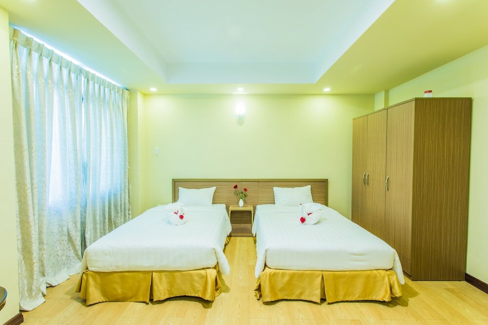 Фото Golden Gate China Town Hotel