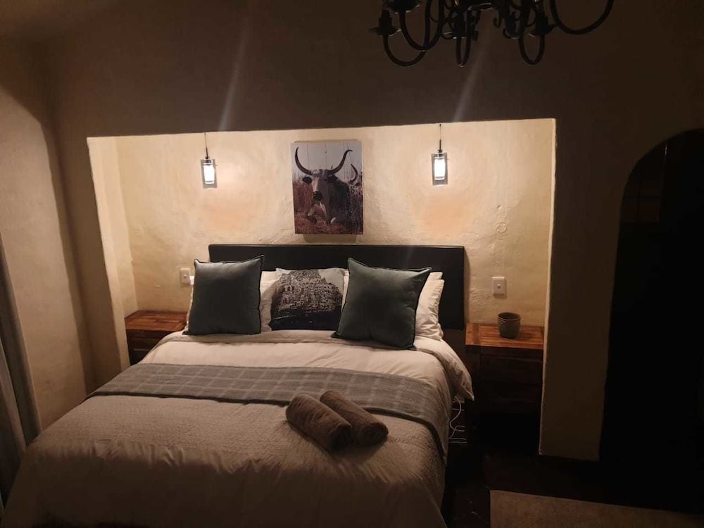 Фото Airport Tower Lodge