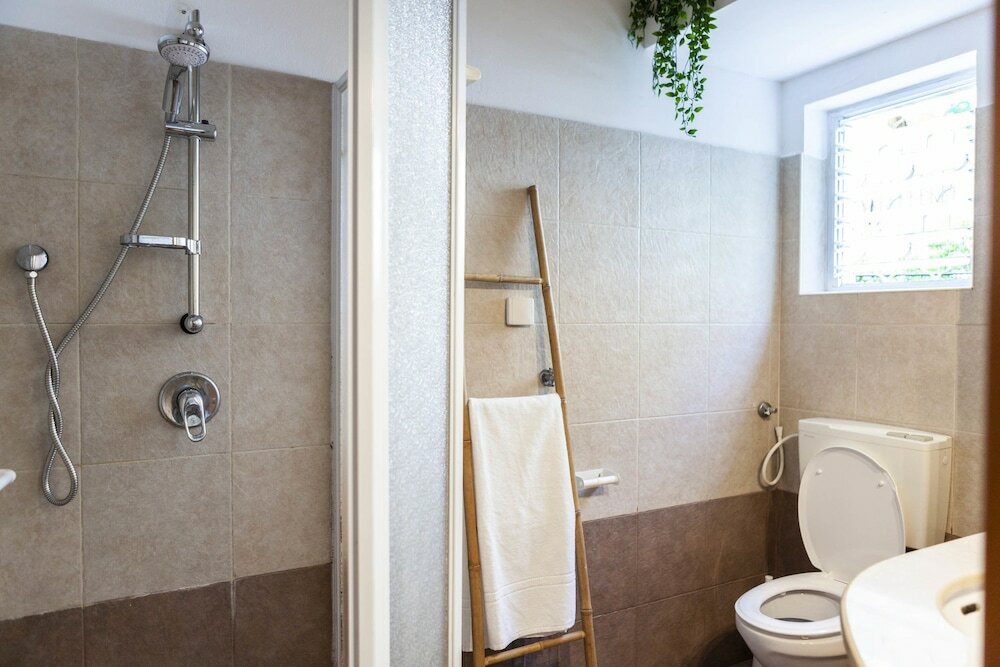 Фото Pastoral at the heart of Rothchild Blv