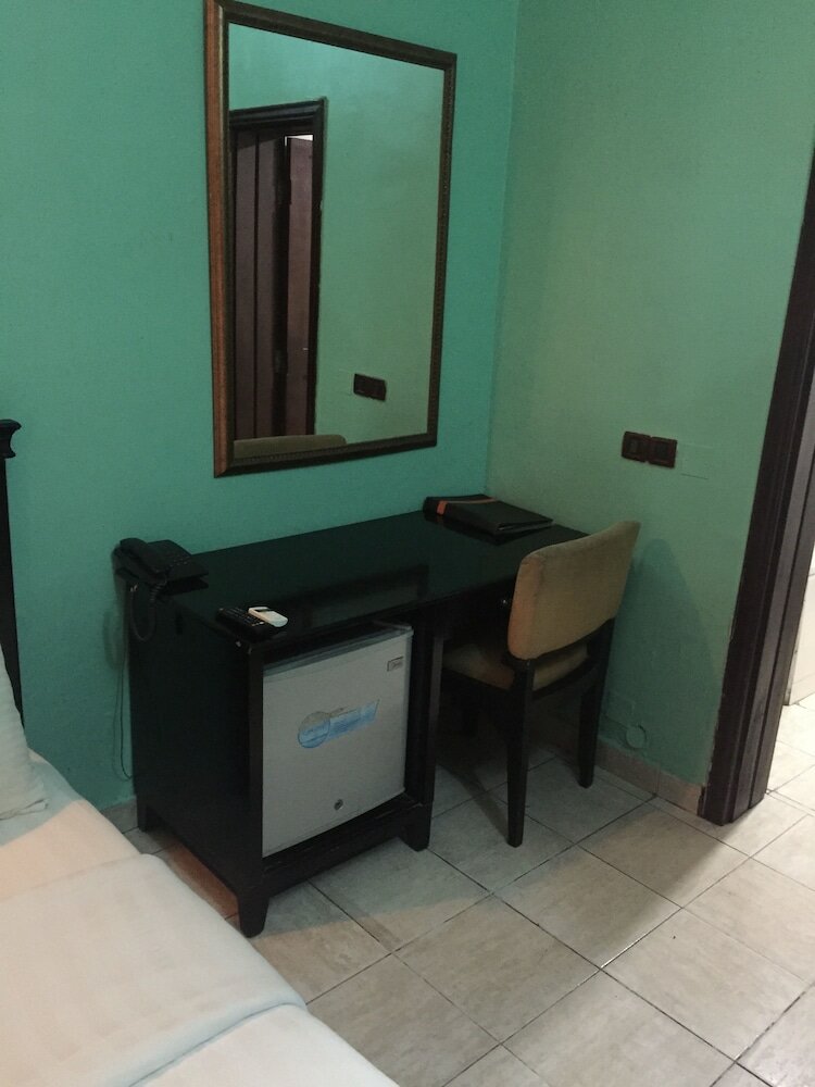 Фото Lagoon Crest Hotel