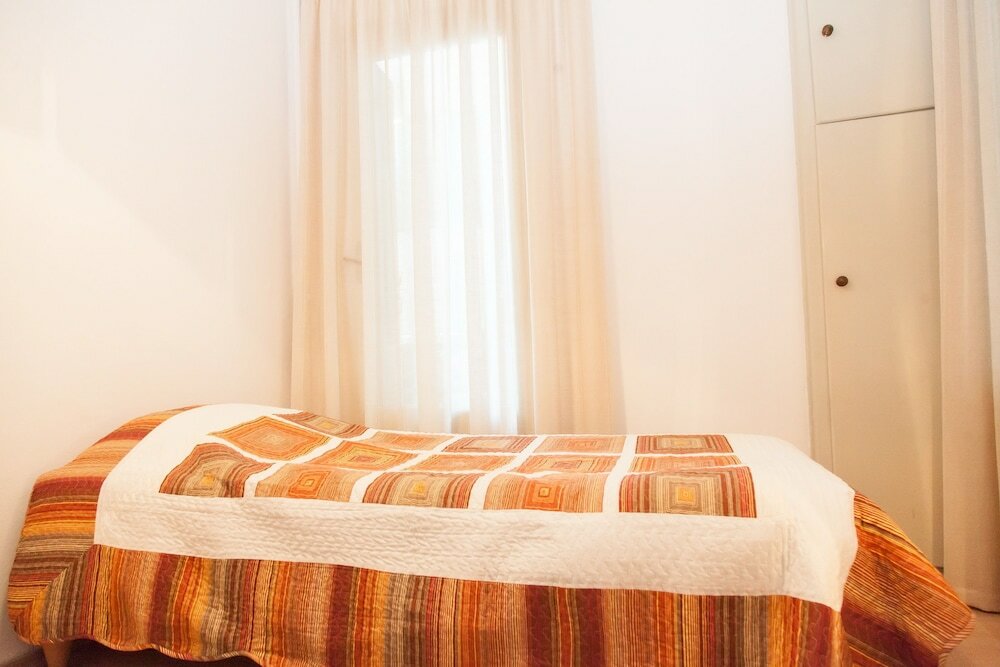 Фото Fabulous Apartment Across Flisvos