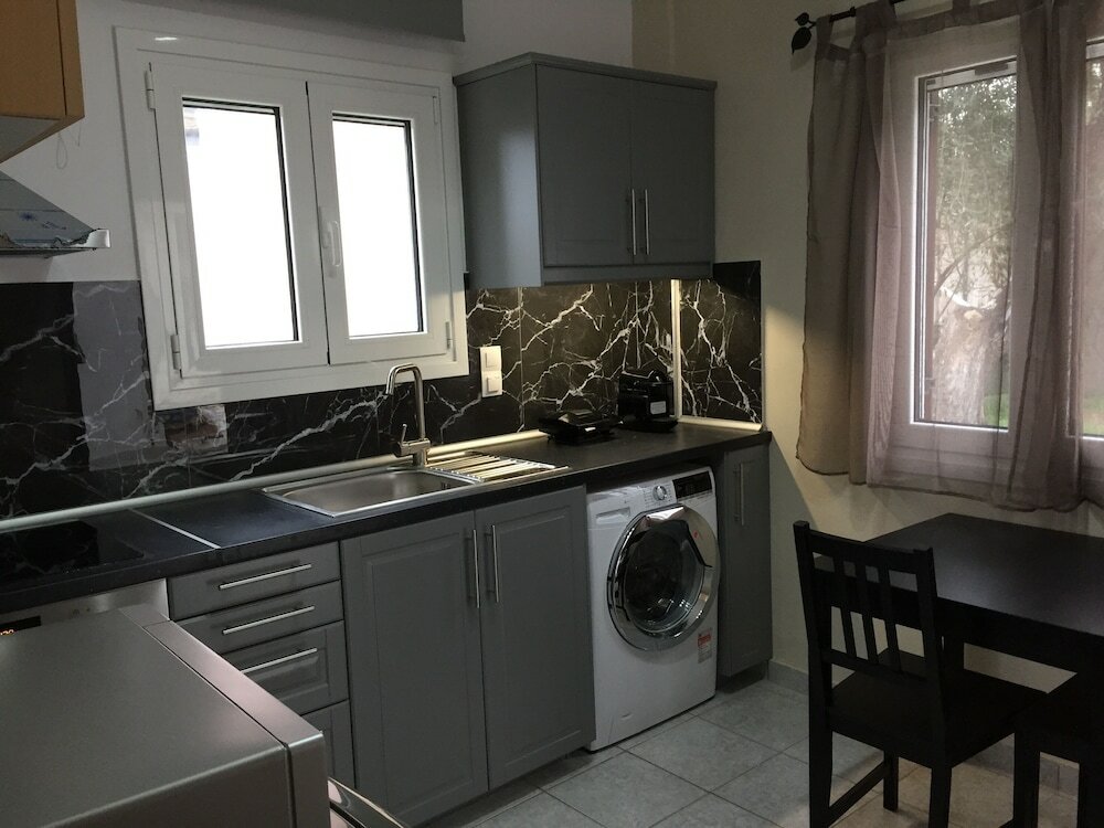 Фото Alexander Apartments