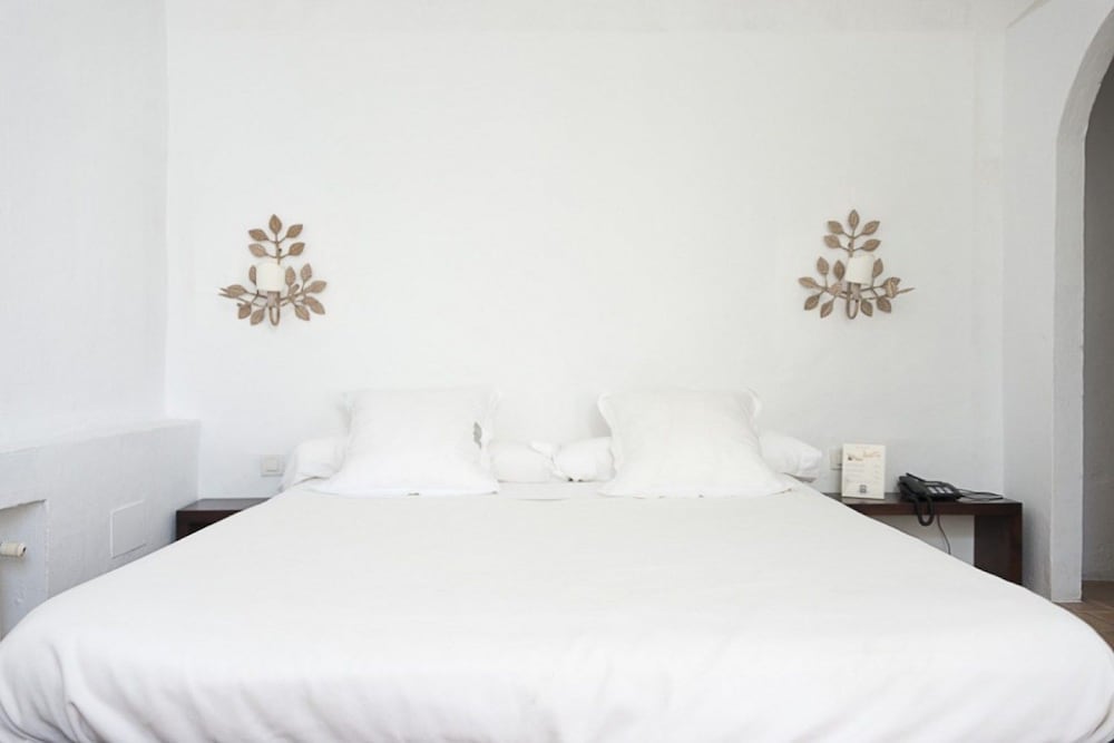 Фото Hotel Tres Sants