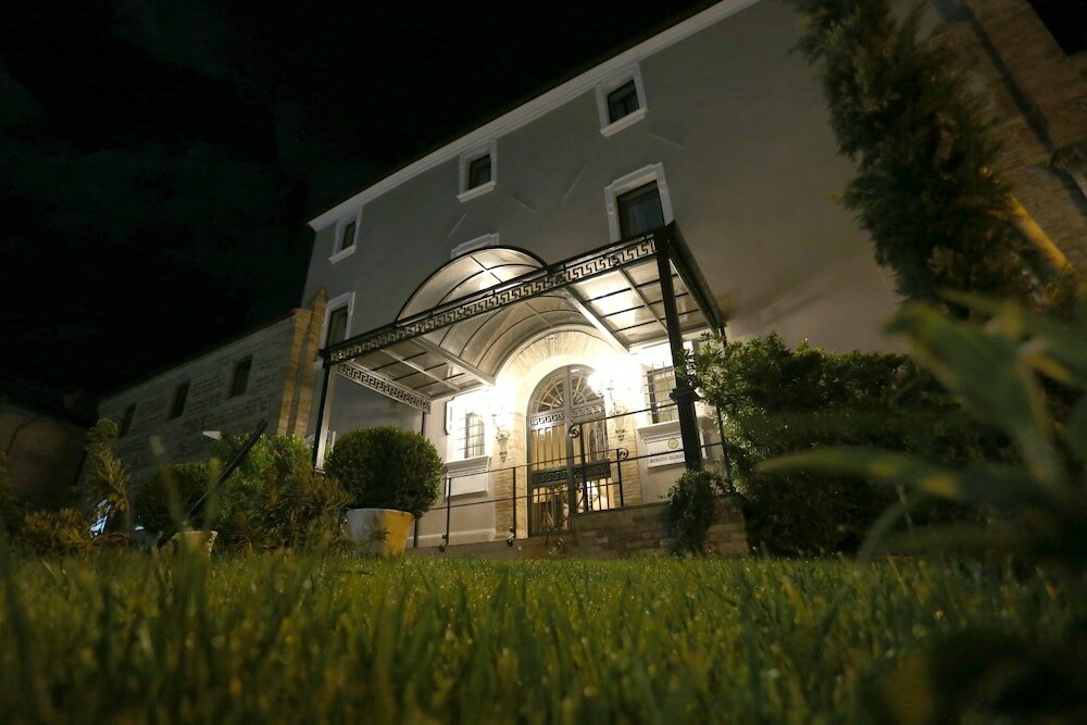 Фото Borgo Pilotti Hotel & Restaurant