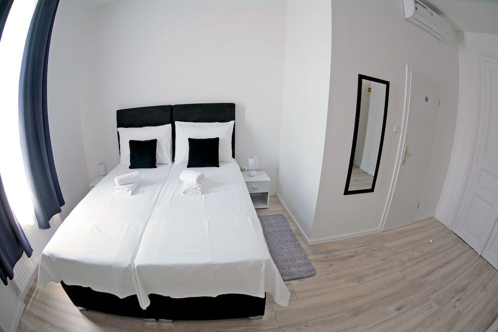 Фото Virtus Apartments and Rooms