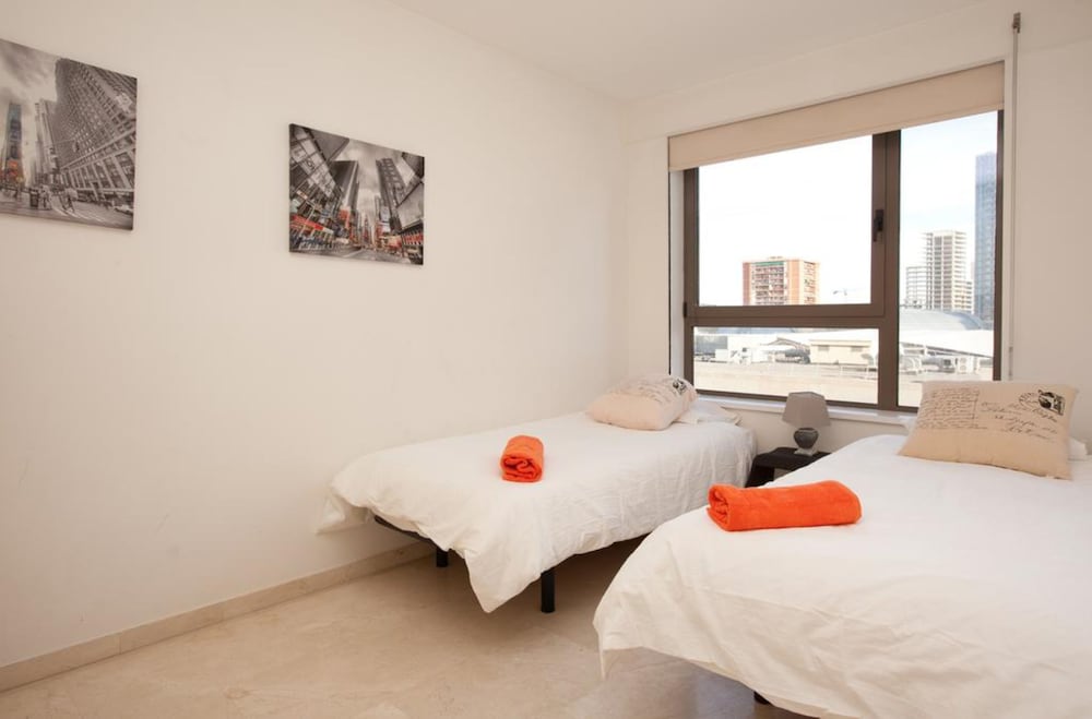 Фото Akira Flats Diagonal Mar