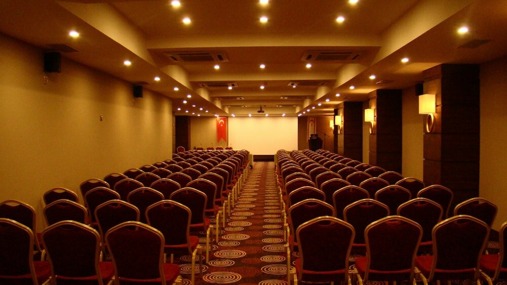 Фото Vuni Palace Hotel