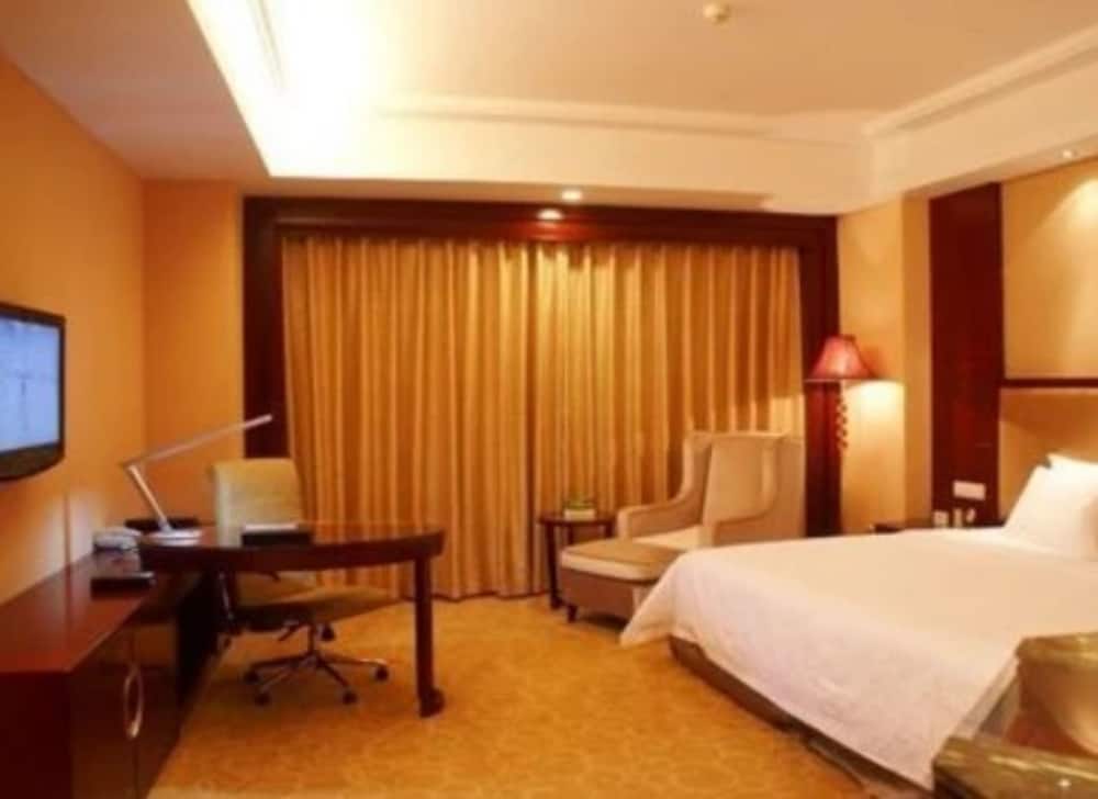 Фото Hubei Huatian Hotel