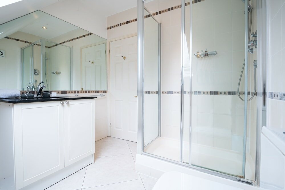 Фото Charming Wimbledon Park Home close to Putney Heath