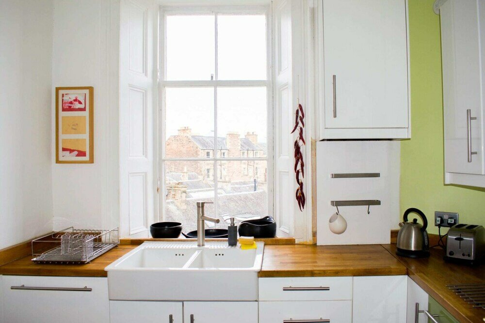 Фото Stylish Four Bedroom Stockbridge Home