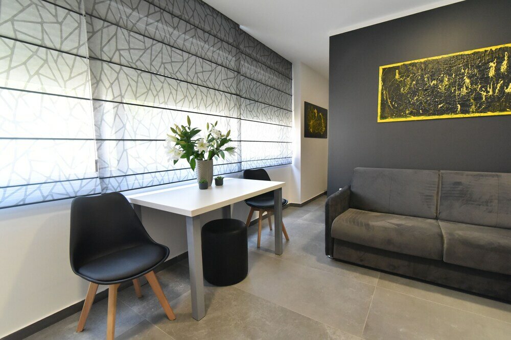 Фото Mono Apartments & Rooms