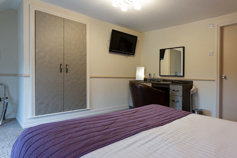 Фото The White Swan