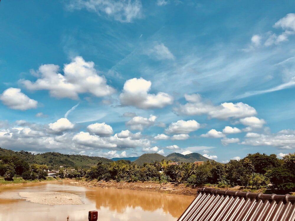 Фото Merry Riverside Hotel