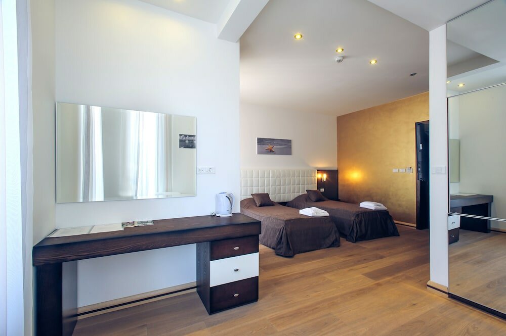 Фото Sky View Luxury Apartments