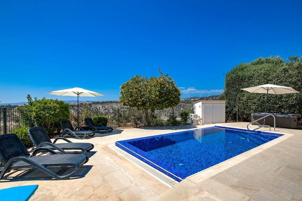 Фото Stunning 3 bedroom villa 'bz01' with private pool, stunning views, communal pool and resort facilities, Zephyros Village on Aphrodite Hills Re