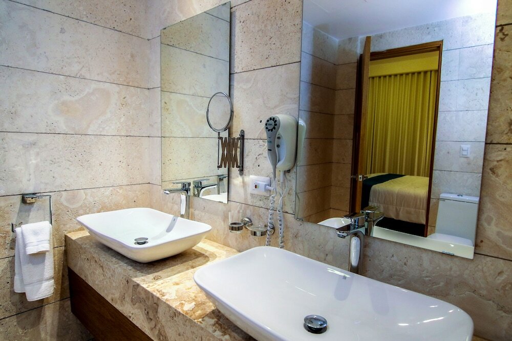 Фото Beach Rock Condo Boutique