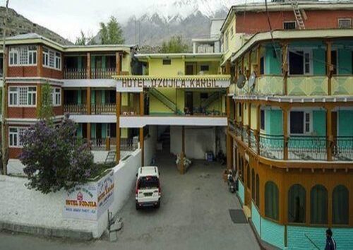 Гостиница Hotel D'Zojila - Kargil