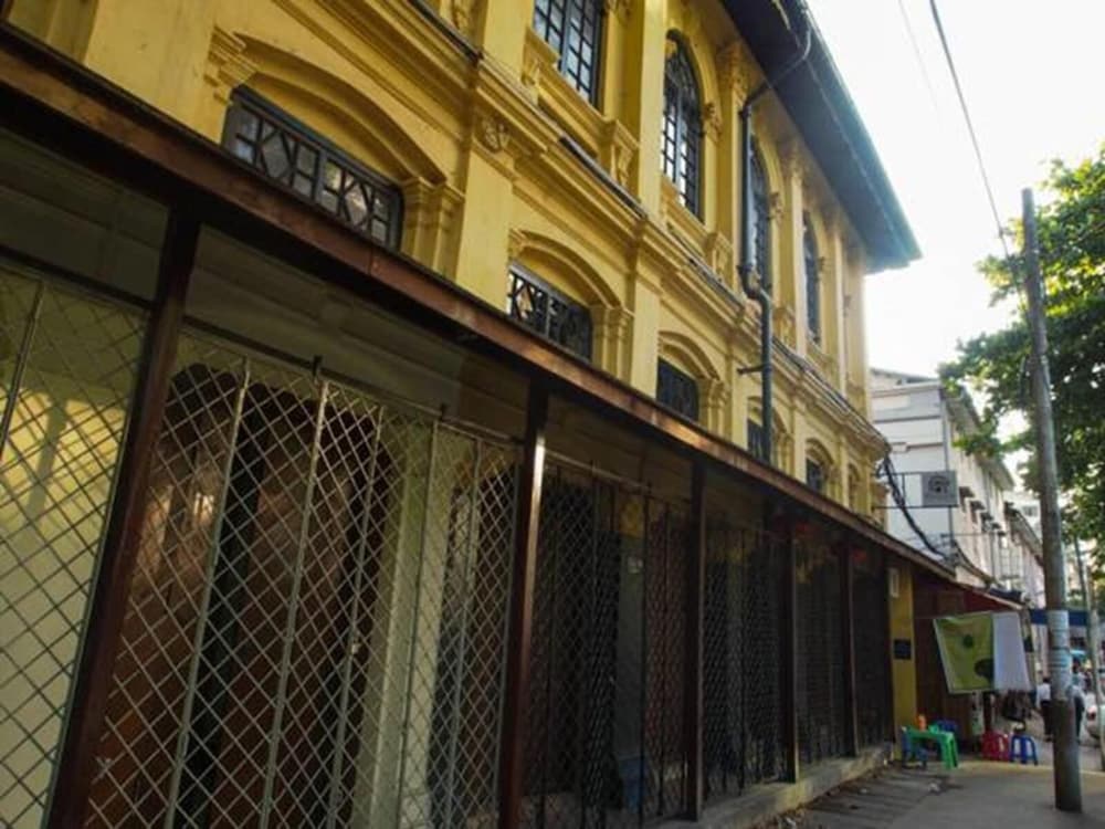 Фото отеля 2