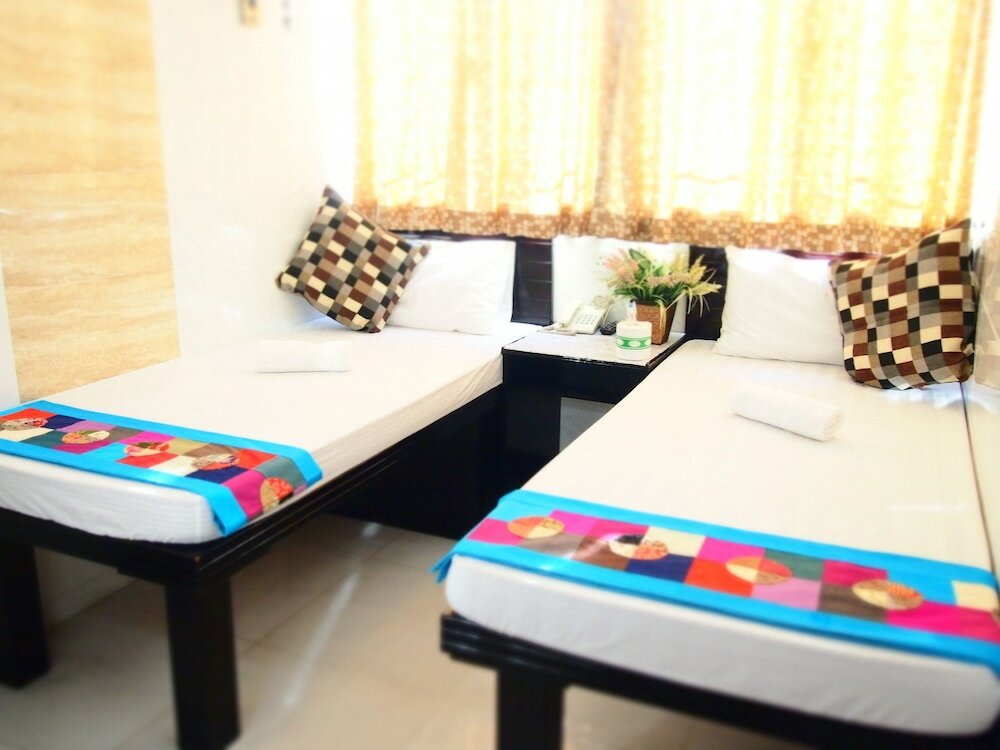 Фото Traveller's Hostel