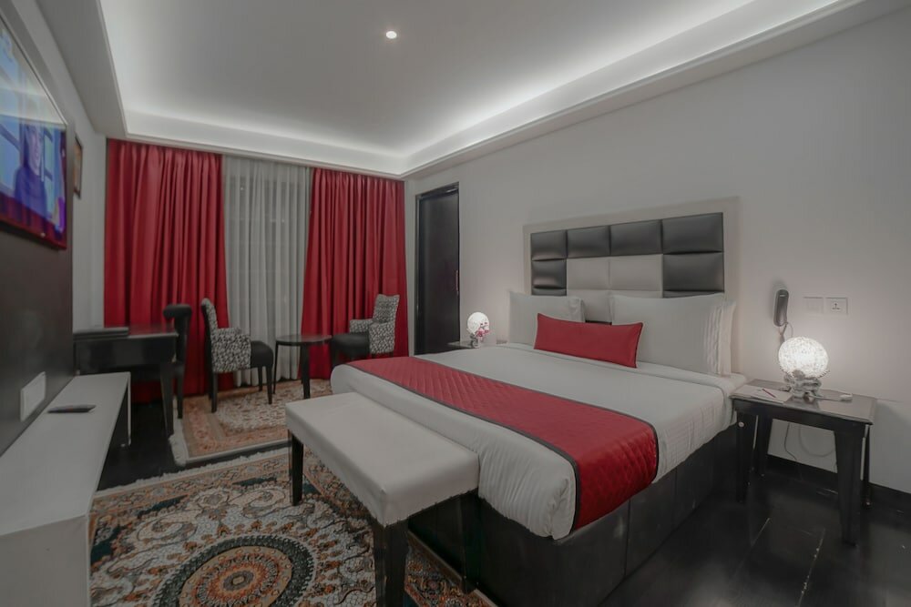 Фото отеля 2