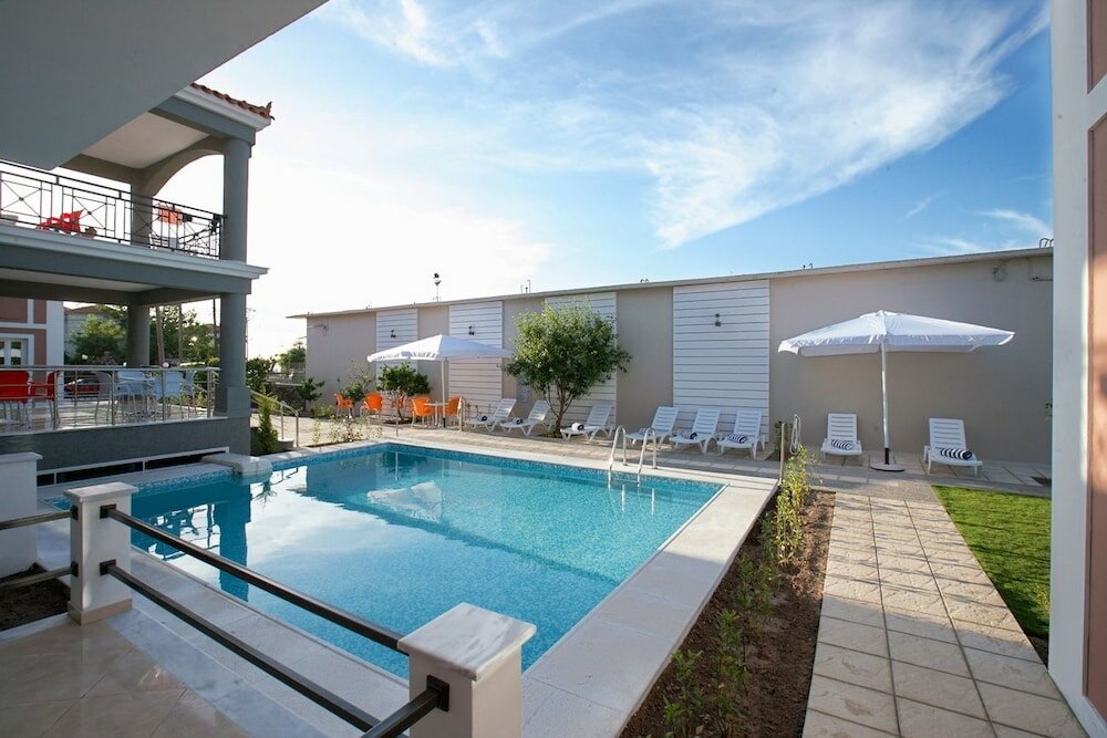 Фото Sun & Sea Luxury Hotel