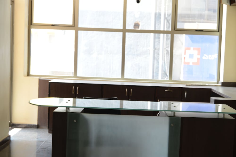 Фото Hotel B M Shree Residency