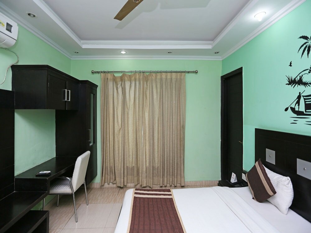 Фото Oyo 6895 Hotel Cybercity Rooms & Suites