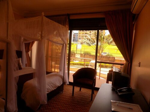Гостиница Entebbe Travelle'rs Inn