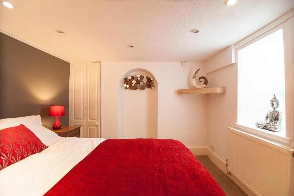 Фото Courthouse Apartments