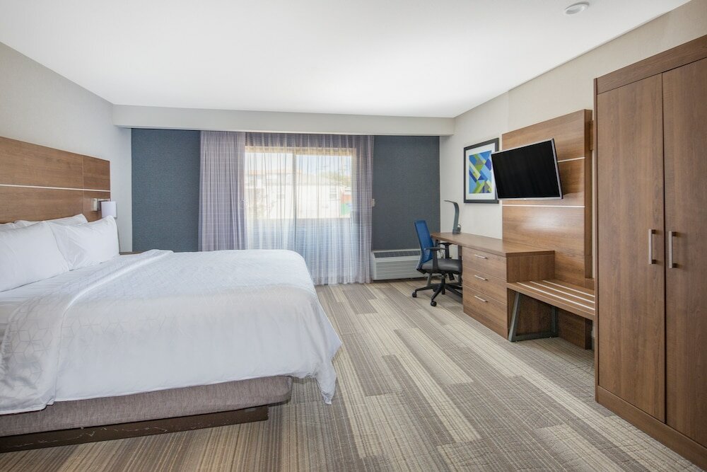 Фото Holiday Inn Express San Diego Airport - Old Town, an Ihg Hotel