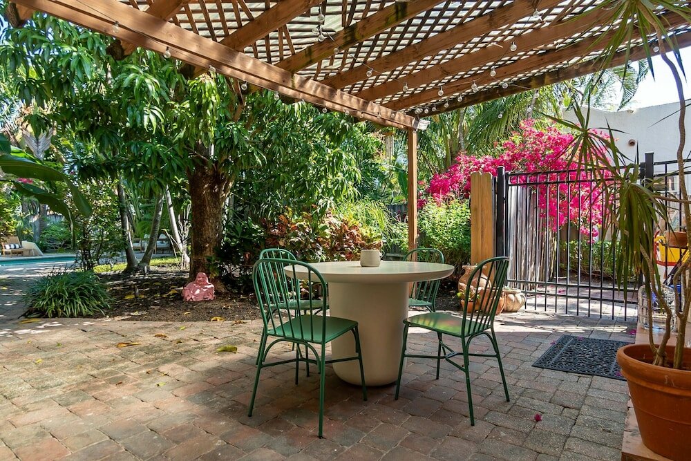 Фото The Palms Cottage Private Pool, Downtown, Beach, The Square