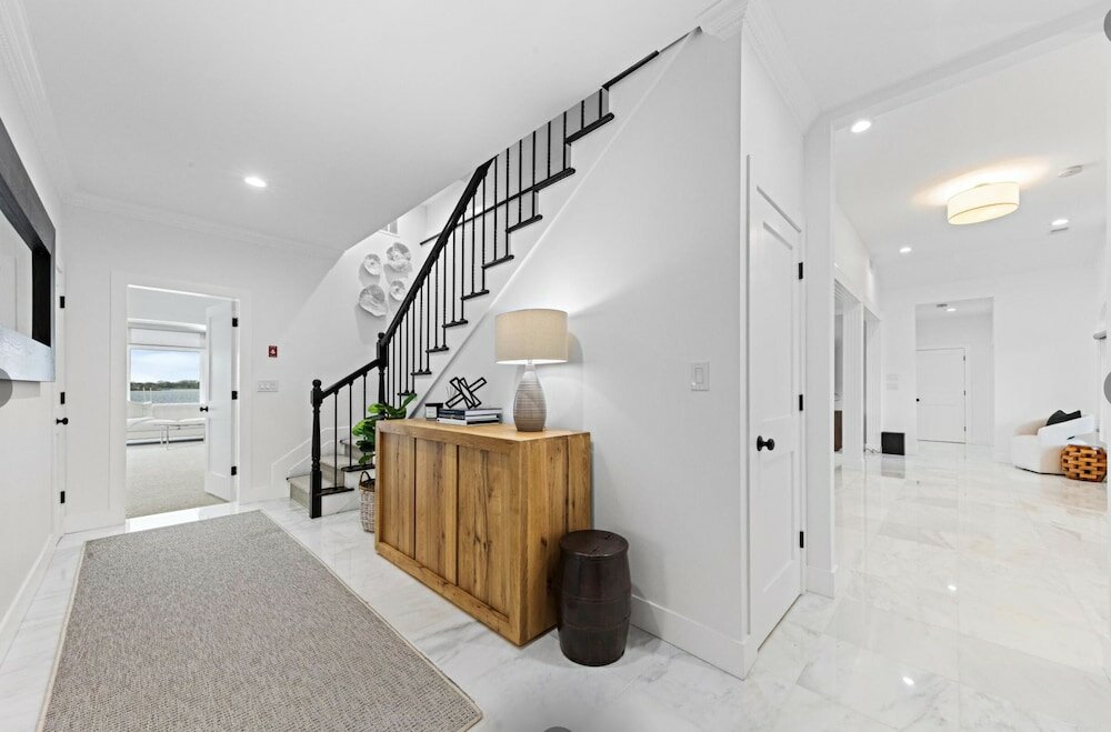 Фото Monmouth Beach 4br Villa on the Water