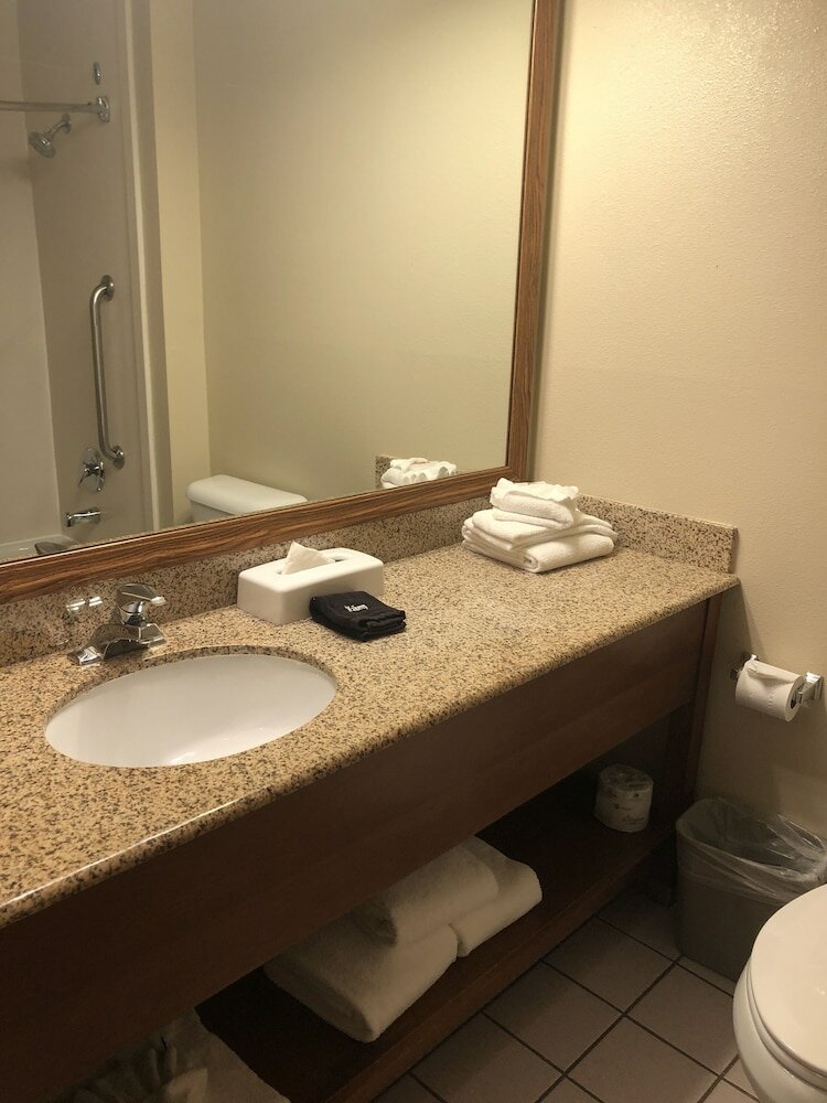 Фото Comfort Suites Salem