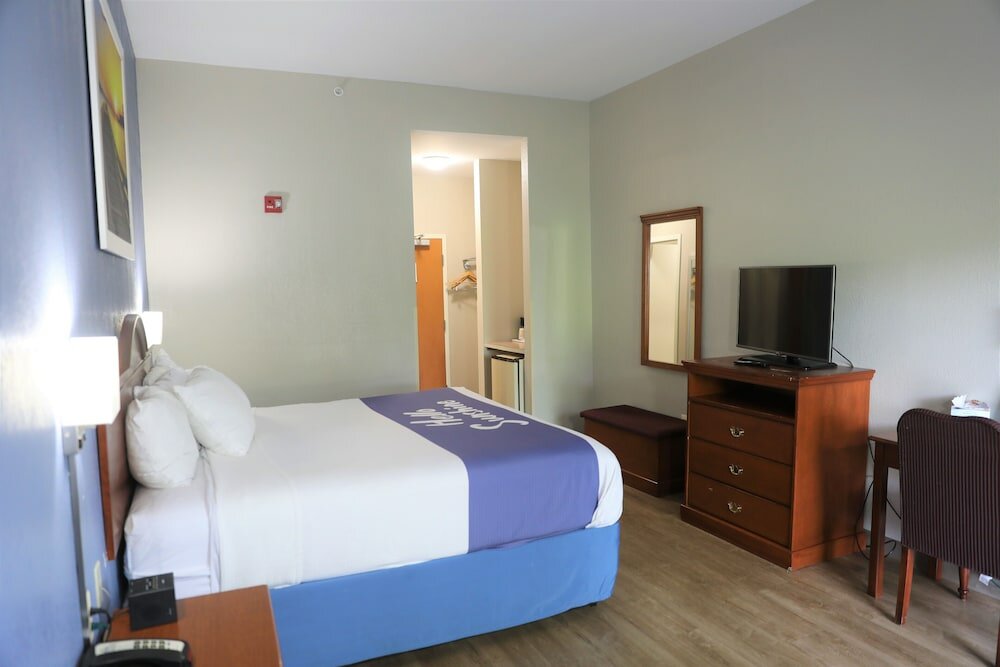 Фото Days Inn by Wyndham Manassas