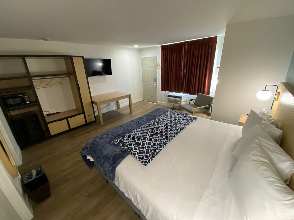 Фото Knights Inn Santa Cruz