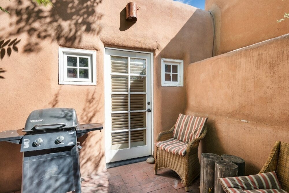 Фото Casa Siempre Mayo - Railyard Gem, Walk to Plaza