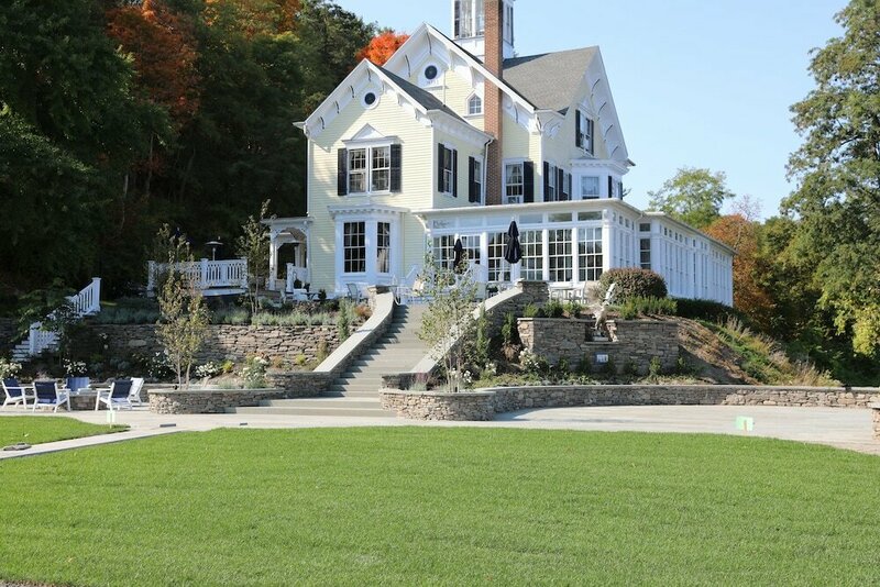Гостиница Inn at Taughannock Falls