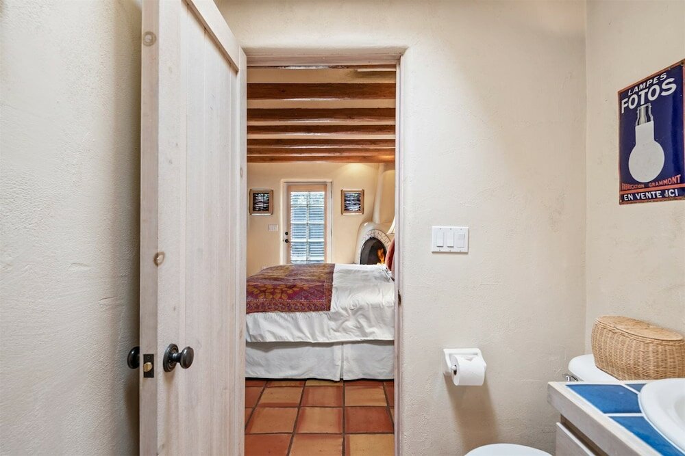 Фото Casa Siempre Mayo - Railyard Gem, Walk to Plaza