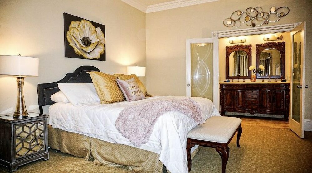 Фото River Rd. Mansion