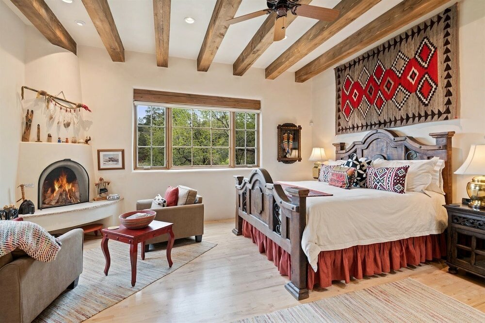 Фото Adobe Dream - Luxury East Side Adobe Home, Light Filled and Spacious