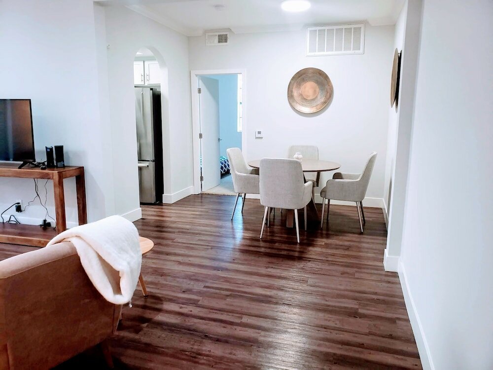 Фото Luxury Suites - Heart of Beverly Hills