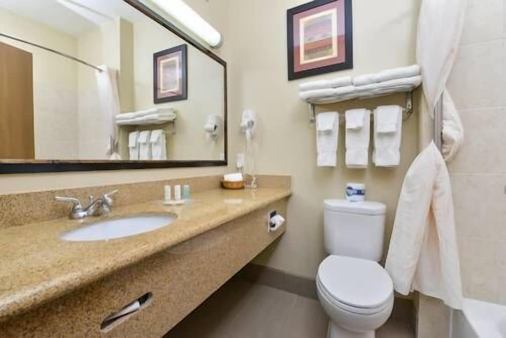 Фото Holiday Inn Express And Suites Santa Fe, an Ihg Hotel