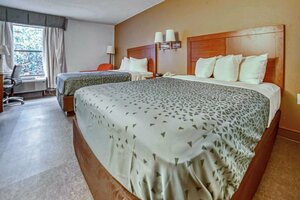 Гостиница Econo Lodge Raleigh near Walnut Creek Amphitheatre